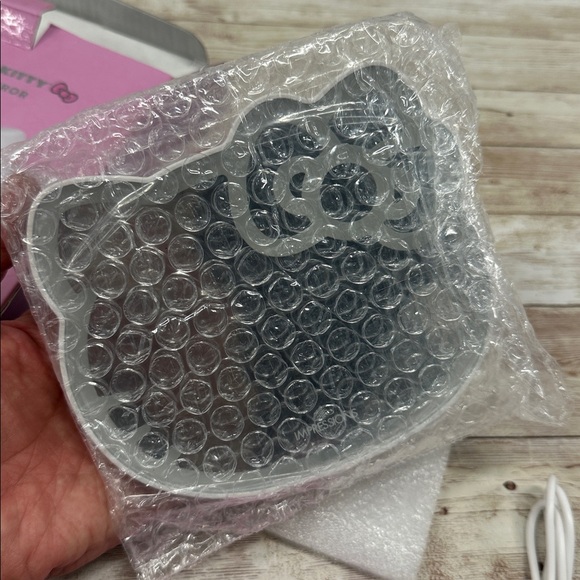 Hello Kitty x Impressions light up LED pocket mirror with ring stand NIB - Picture 5 of 6